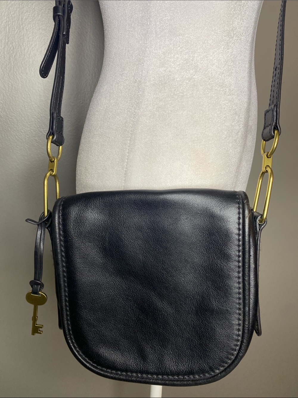 Vintage Fossil Rumi Small Black Leather Crossbody Saddle Bag w/ Brass Hardware